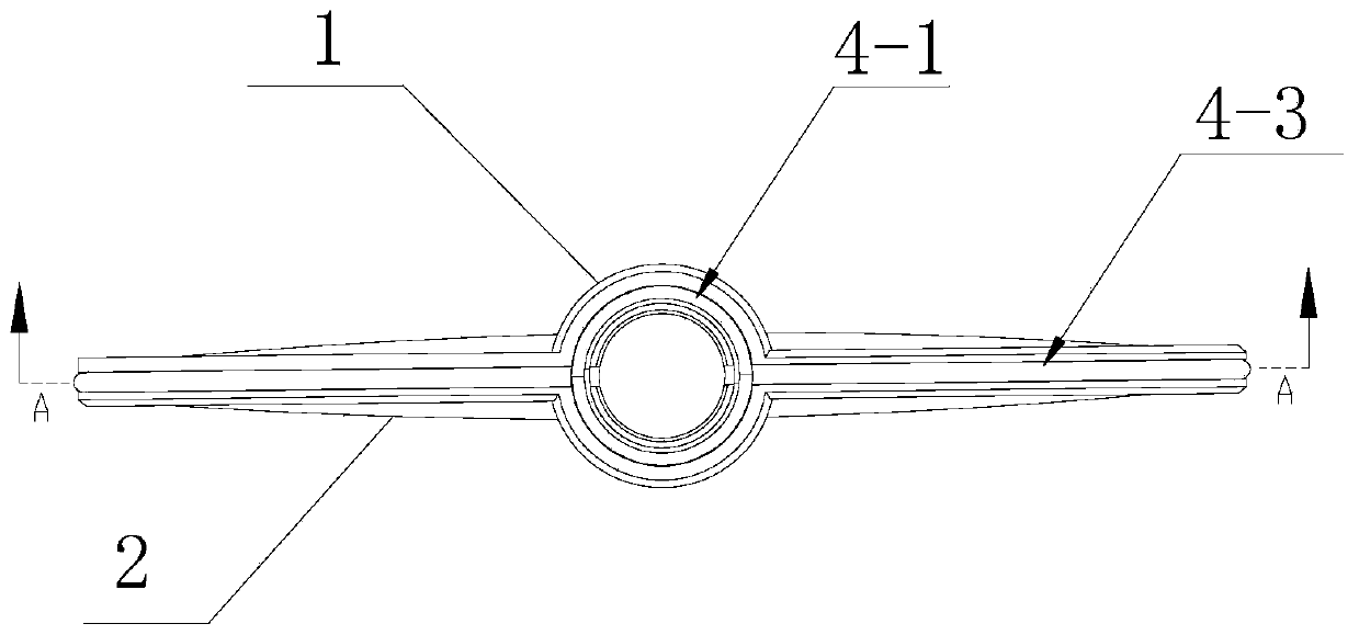 Valve plate assembly of center line-type butterfly valve and center line-type butterfly valve