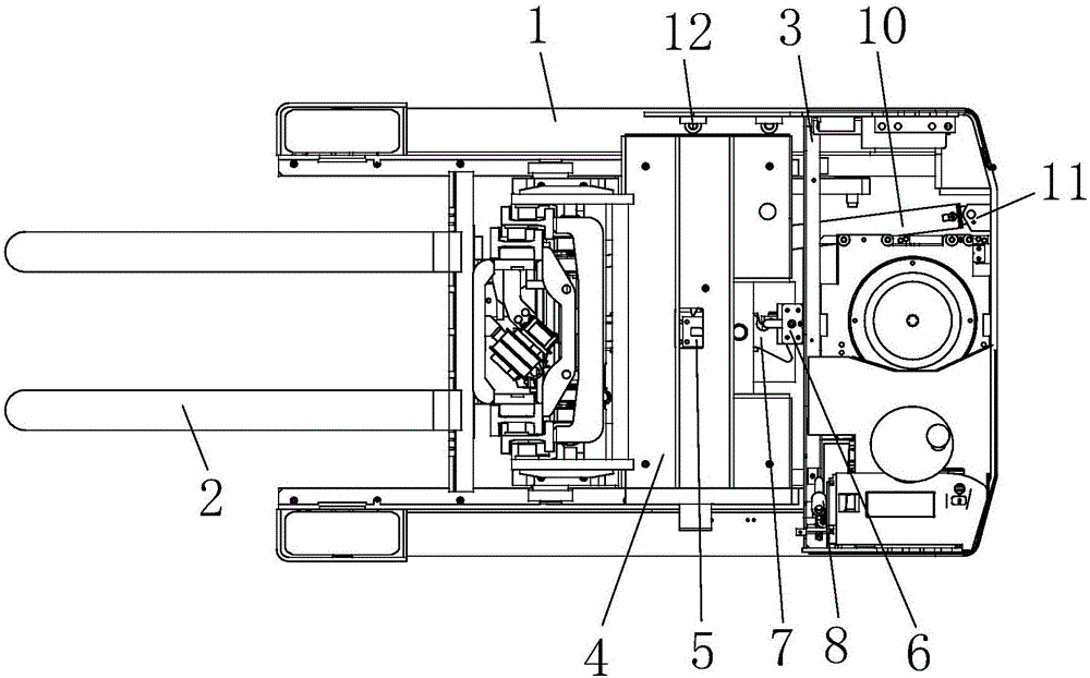 Forward-moving type forklift storage battery unhooking device