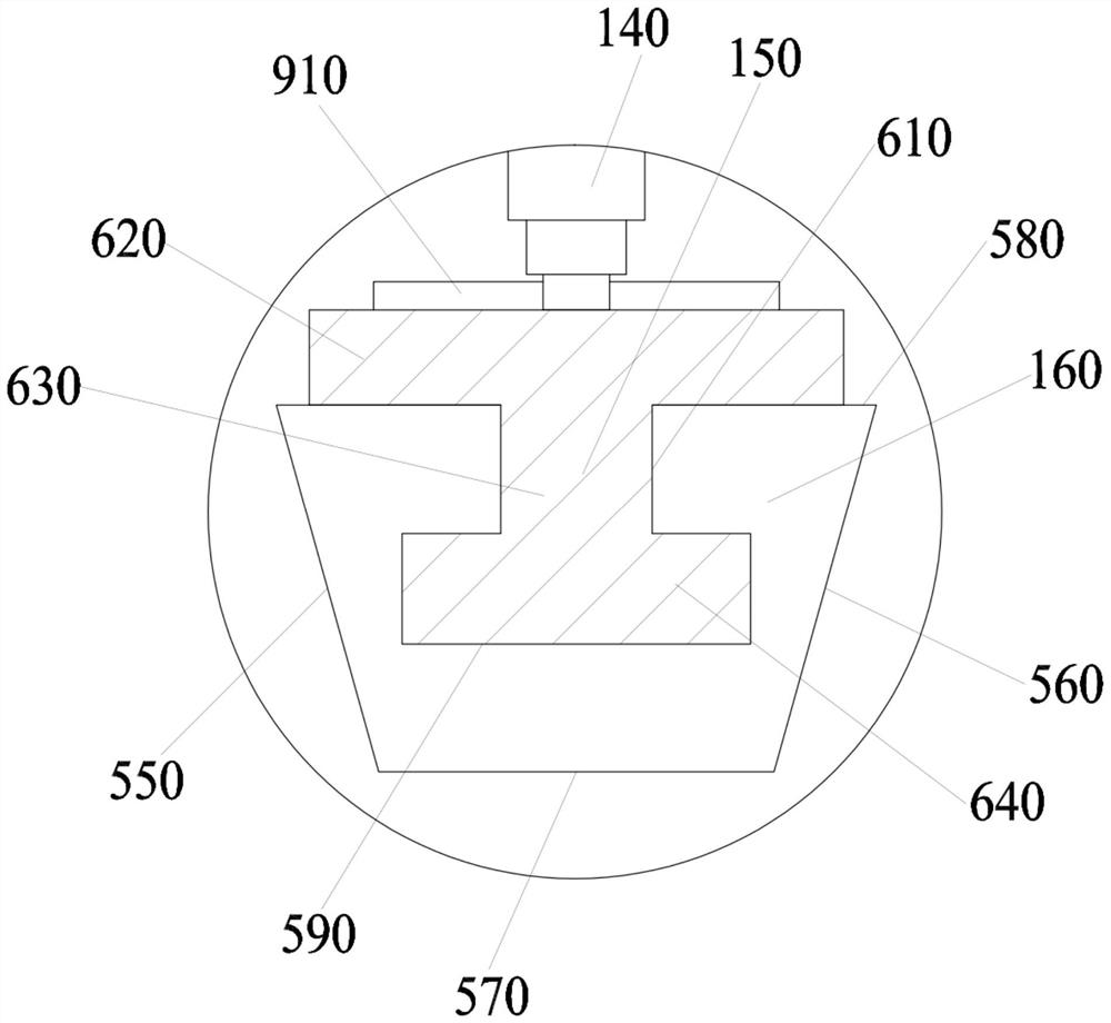 Bending machining device capable of adjusting bending angle