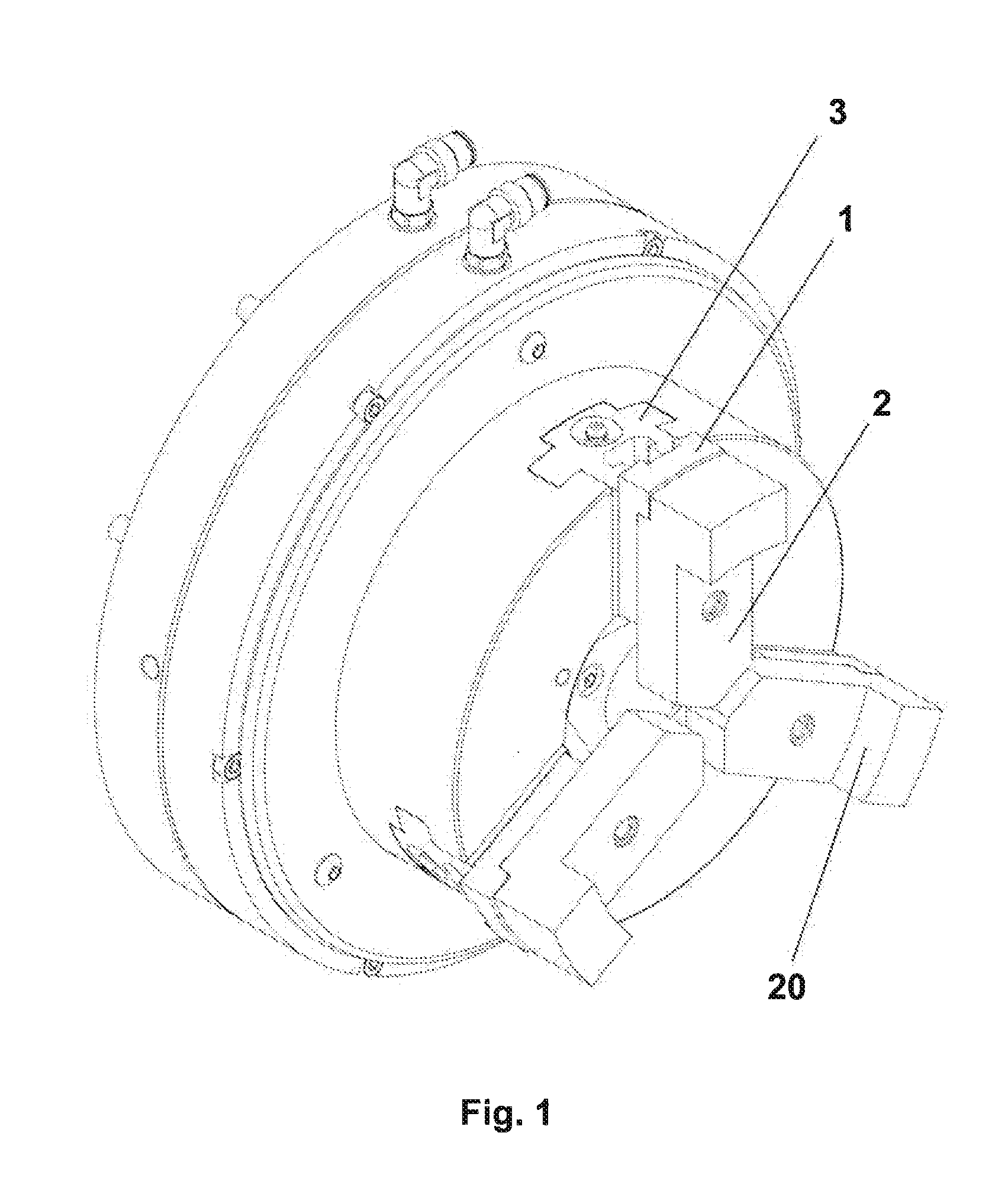 Device for the fast exchange of nuts in a lathe plate