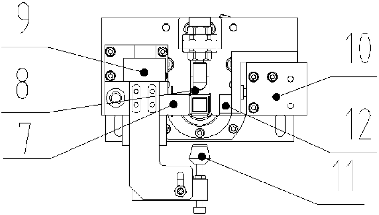 Square oil distributing pipe welding clamping device