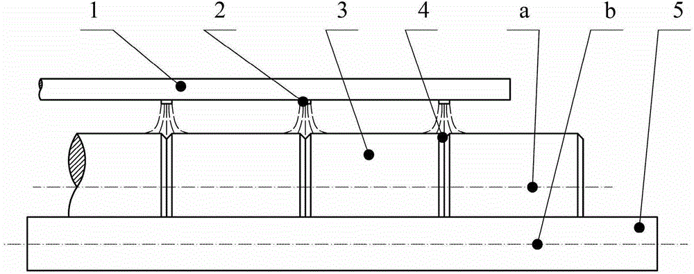 Notched-bar microstructure-crack initiation method used for chipless fine blanking