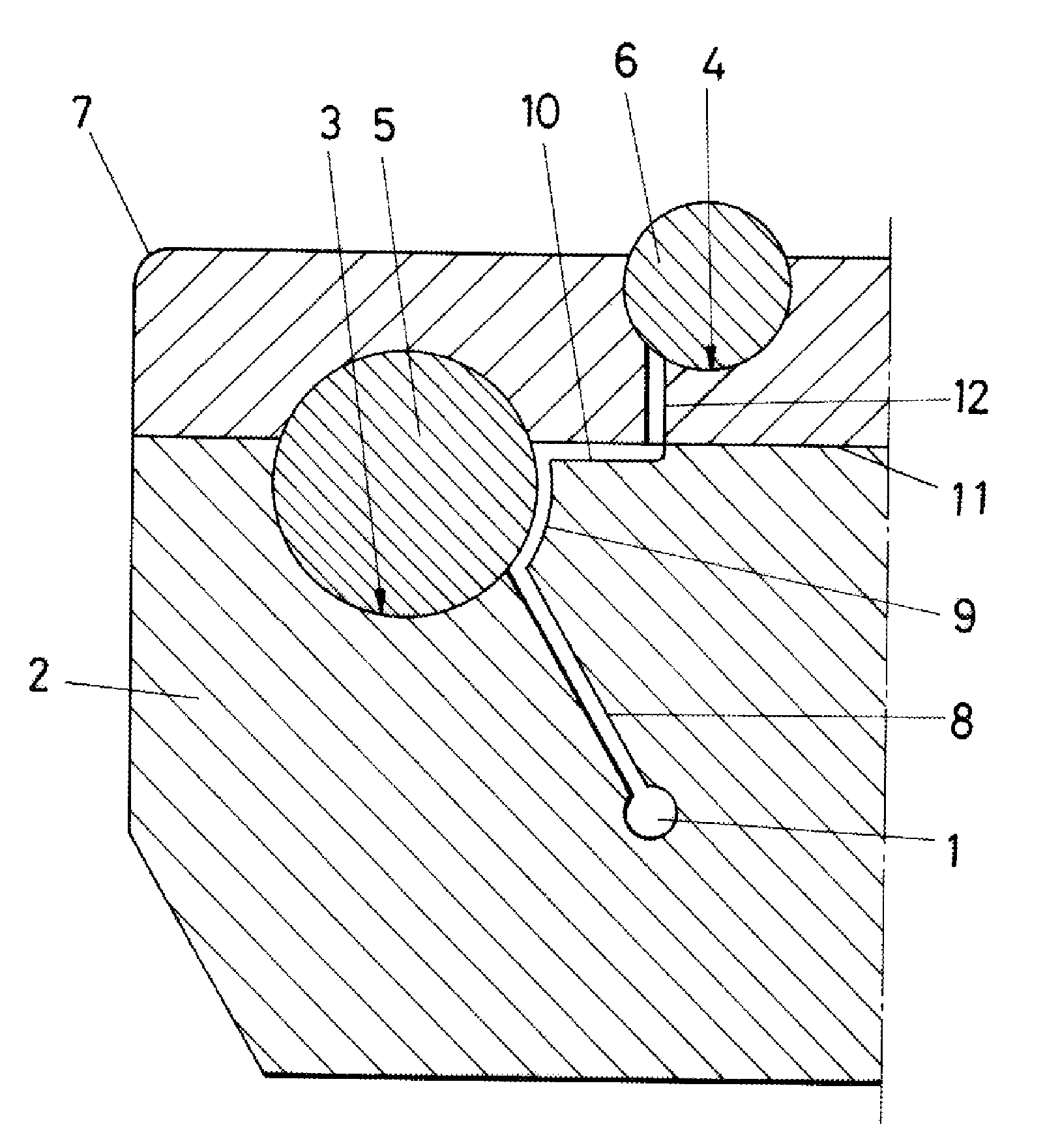 Improvements to the lubrication of the seats of a camshaft and a rocker-arm shaft in an internal combustion engine