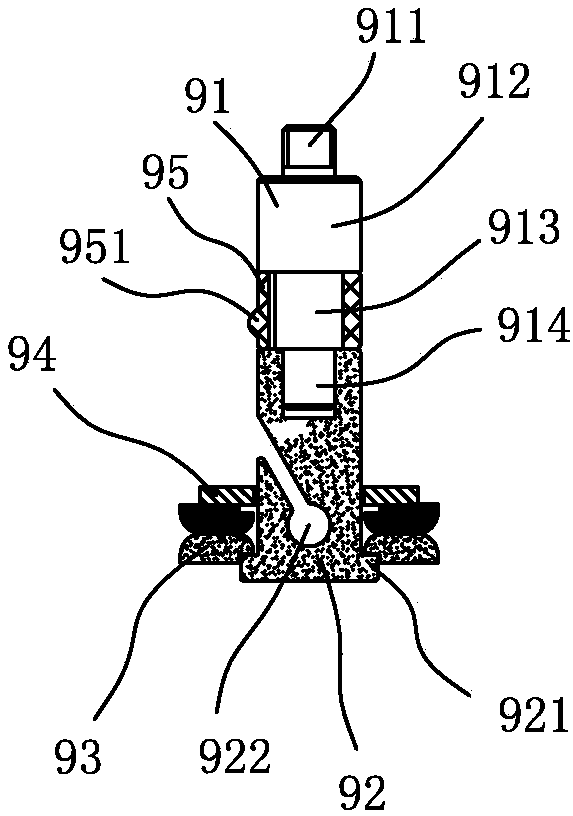 Yarn conveying device