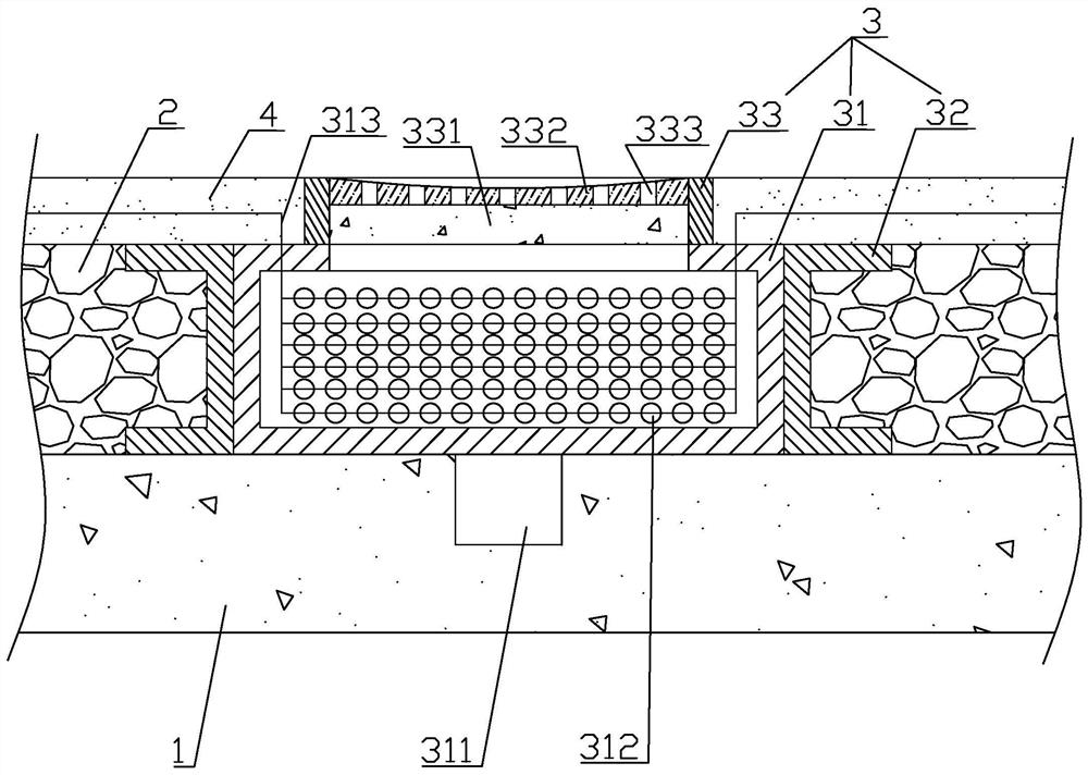 A kind of asphalt pavement and its construction method