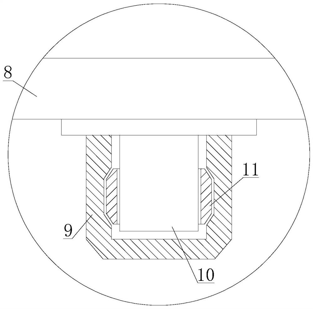 Rapid cooling mold of oil-filled glass bottle and implementation method thereof