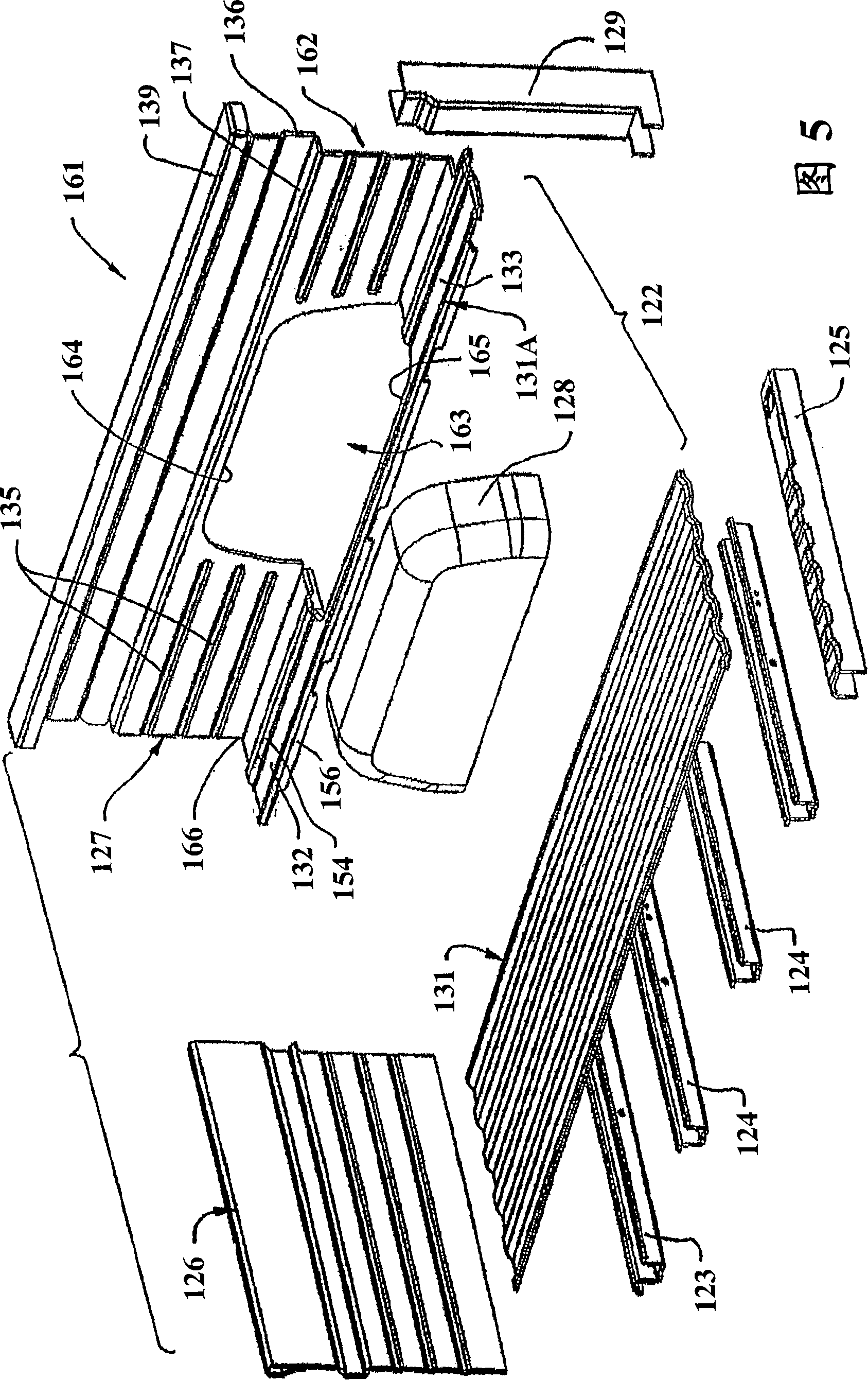 Two-piece side and floor panel arrangement for box assembly