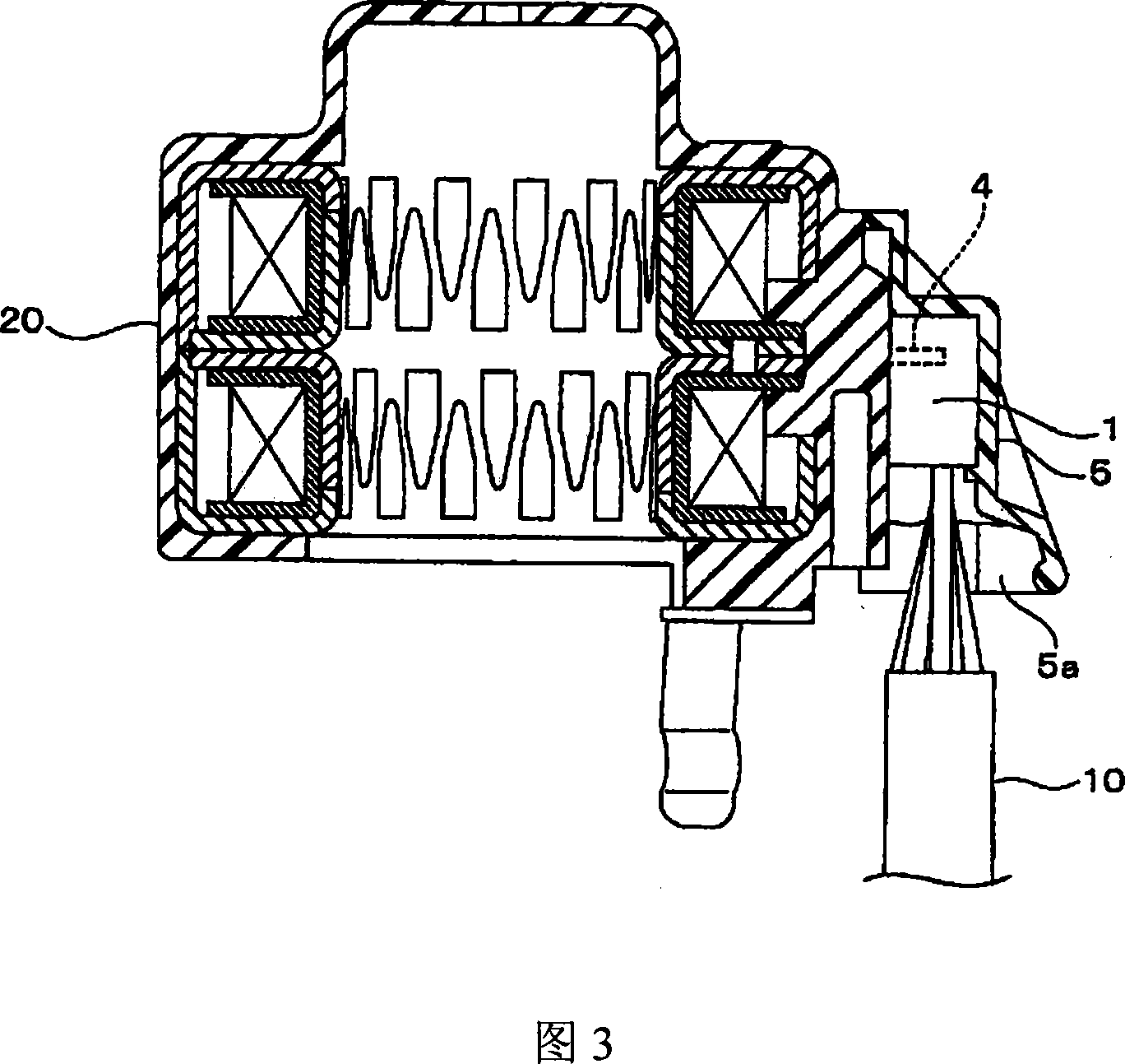 Connector, conducting connecting structure and method