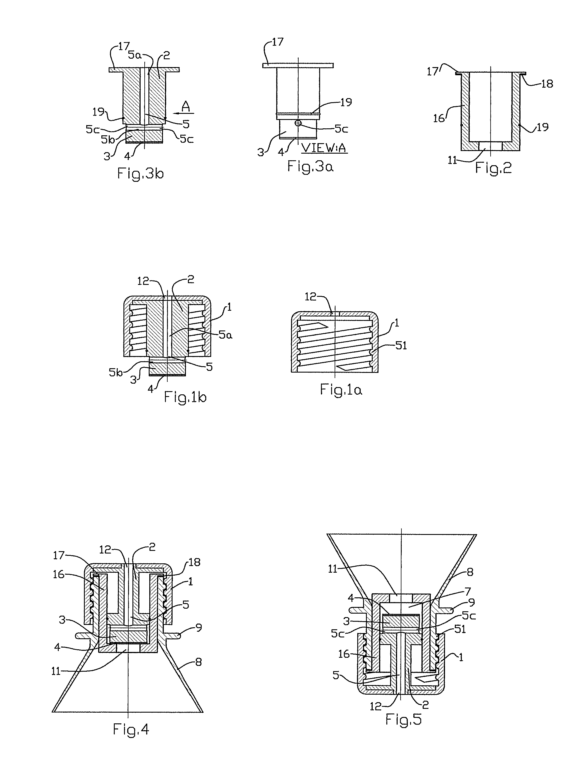 Pouring apparatus for carbonated beverages in bottles