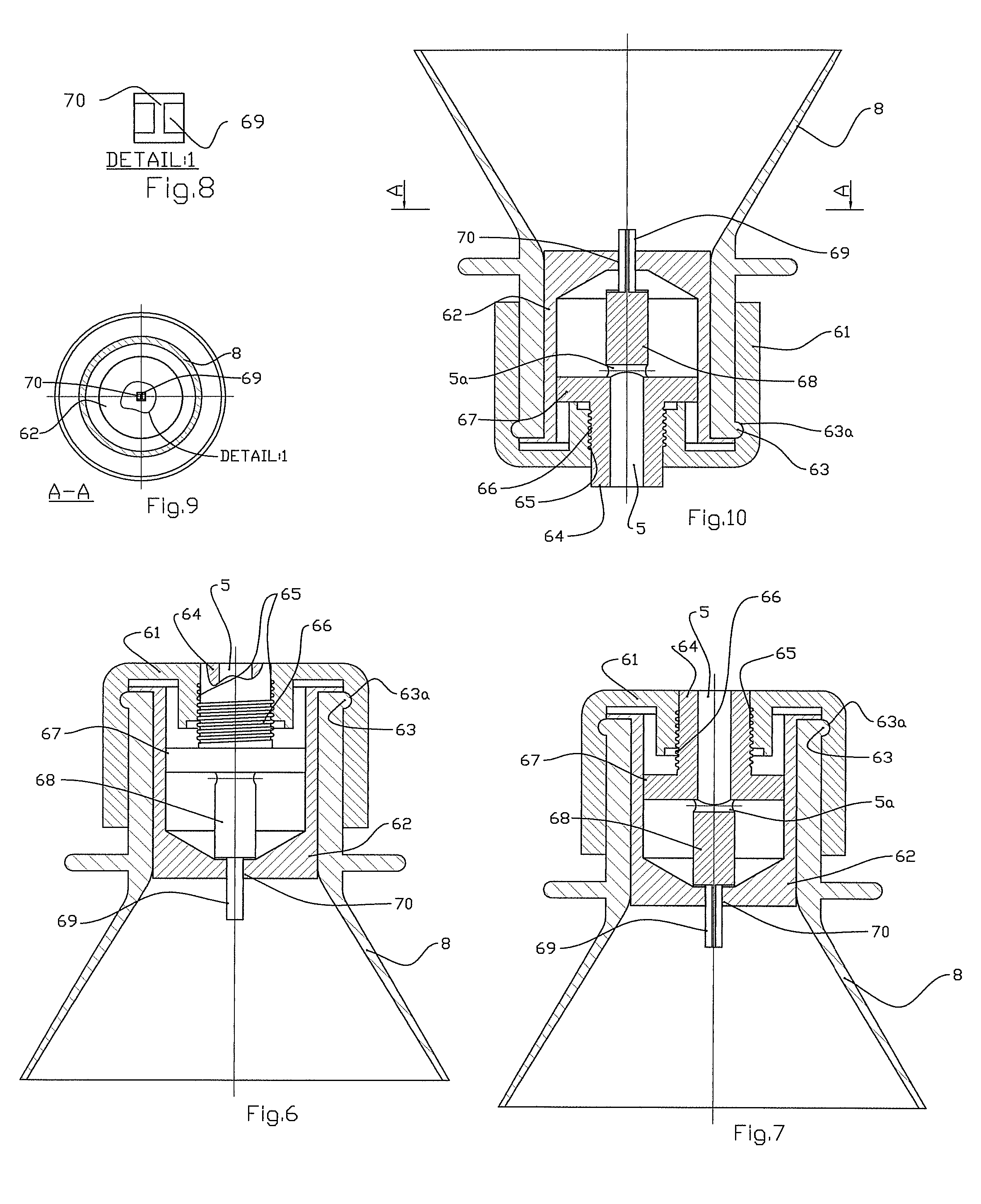 Pouring apparatus for carbonated beverages in bottles