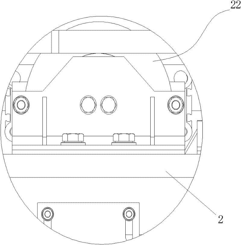 Movable steel strip brush