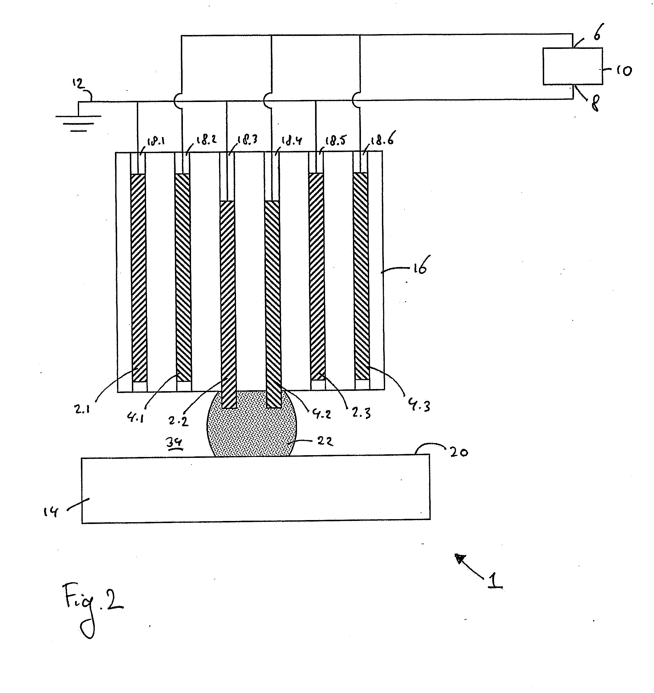 Device for generating a plasma discharge for patterning the surface of a substrate