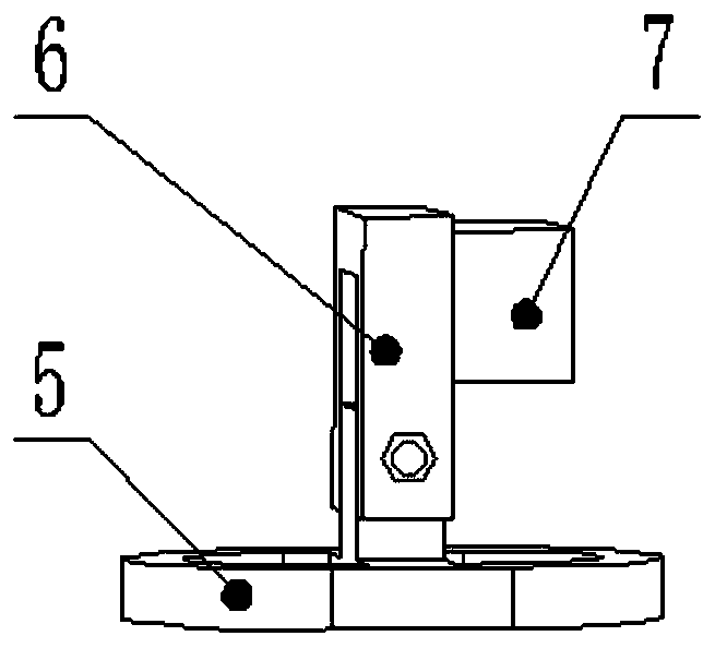 Discrete device and discrete method for heating straight welded pipe by coils