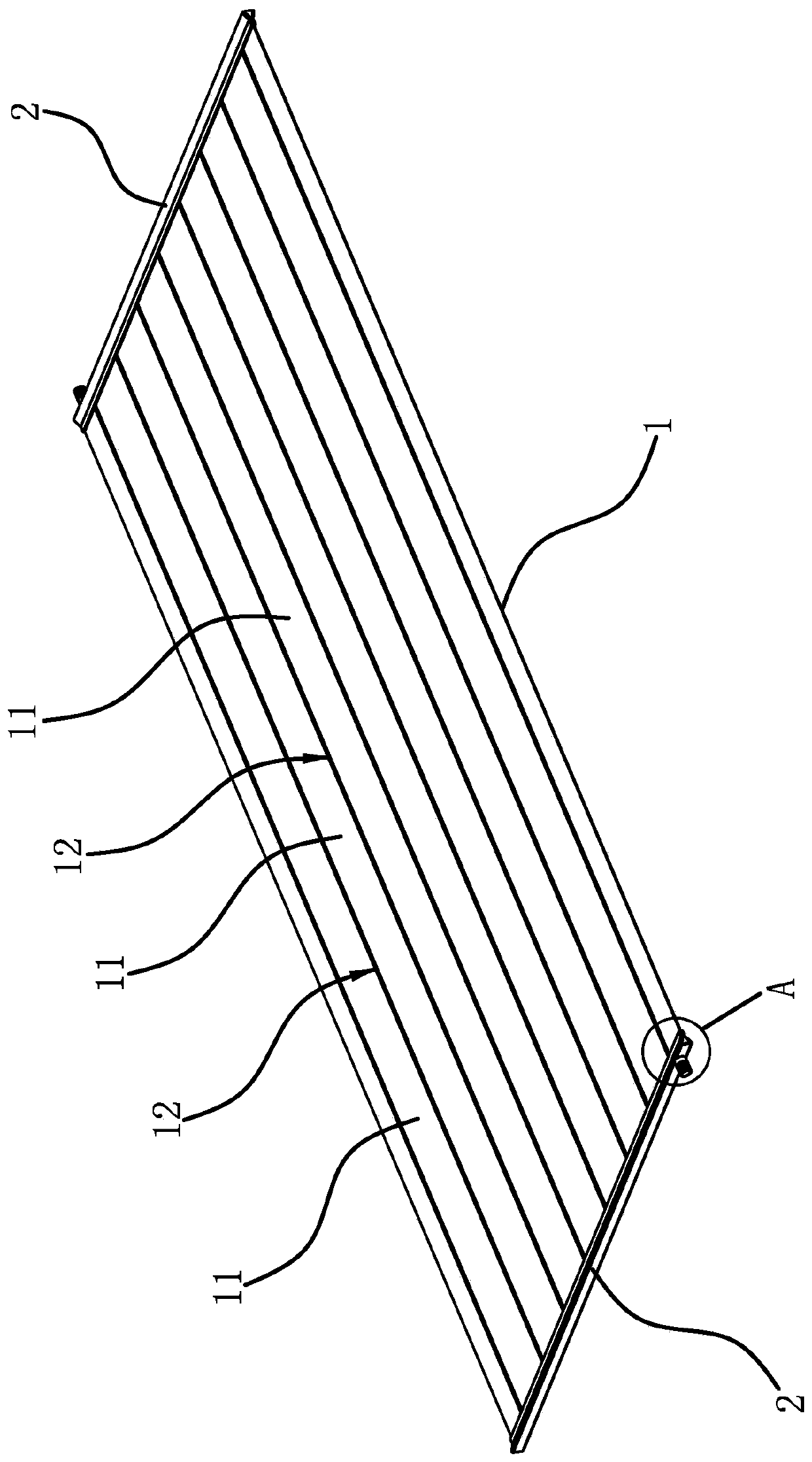 A heating sheet and a carpet with the above-mentioned heating sheet