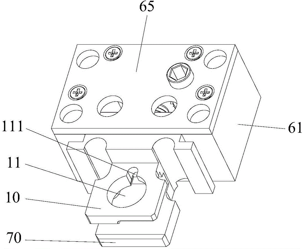 Distance adjusting device and LED (Light Emitting Diode) display device thereof