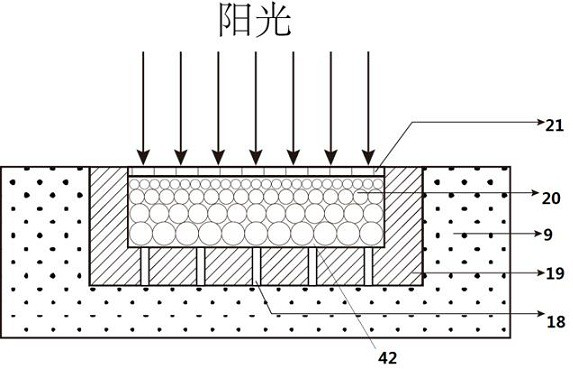 A solar heat collection seawater desalination device with hydraulic telescopic driving mirror