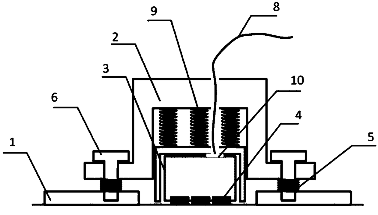 Detachable ultrasonic guided-wave sensor and mounting method thereof