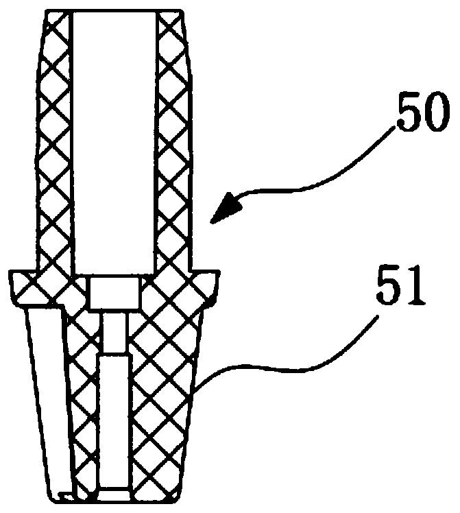 Assembling device and method for pen refill connecting piece