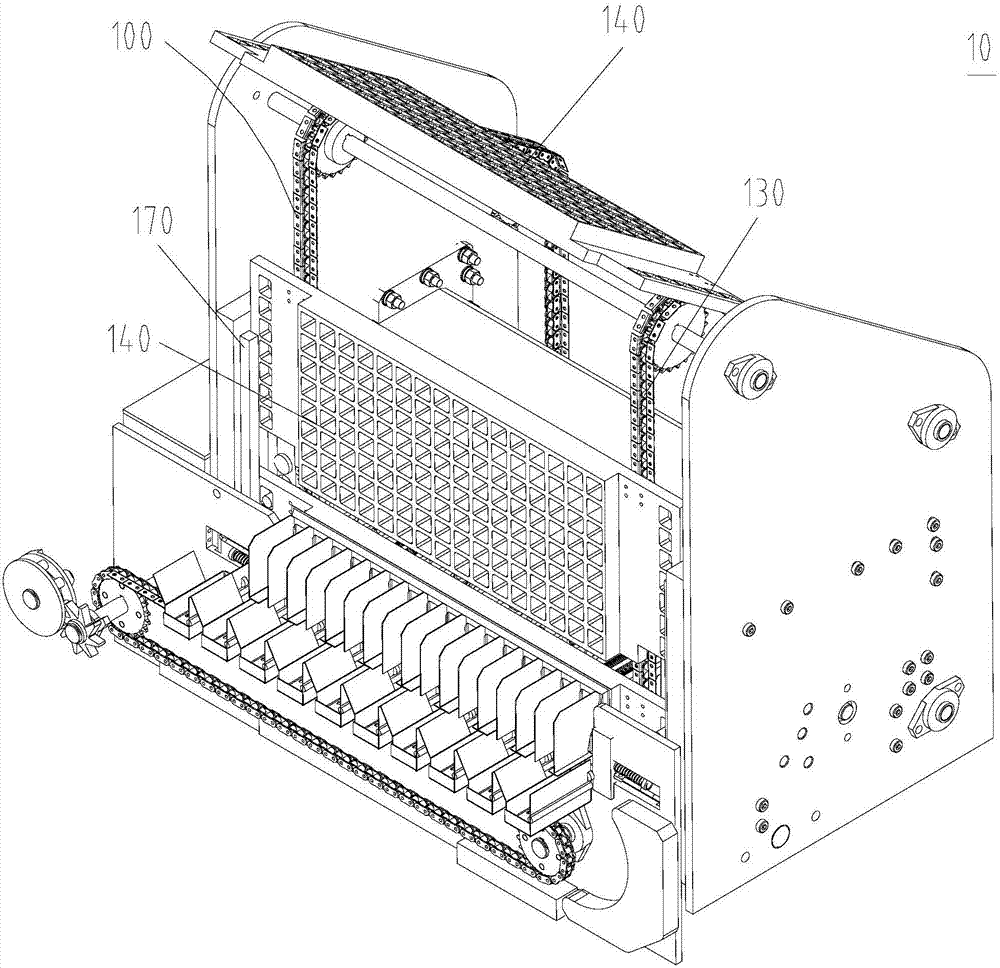 Transplanter and seedling tray conveyor and seedling tray conveying method thereof