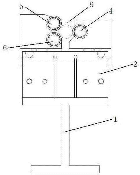 Supporting and rotating device and method for machining long and thin parts