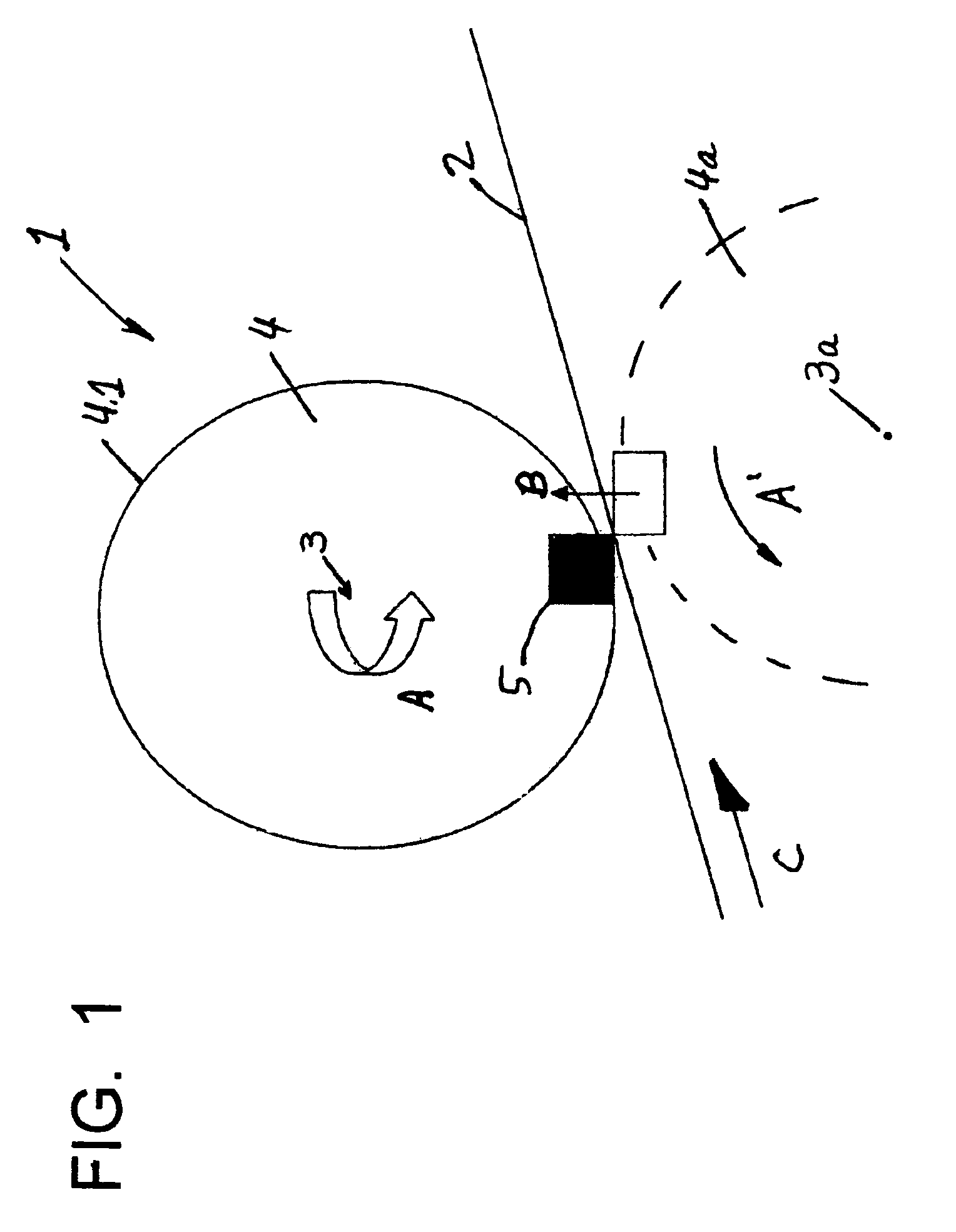 Beverage bottle filling plant with a beverage bottle labeling machine, and a cutting arrangement for a beverage bottle labeling machine