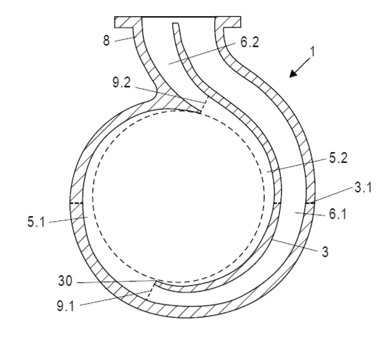 Volute shaped pump casing with splitter rib