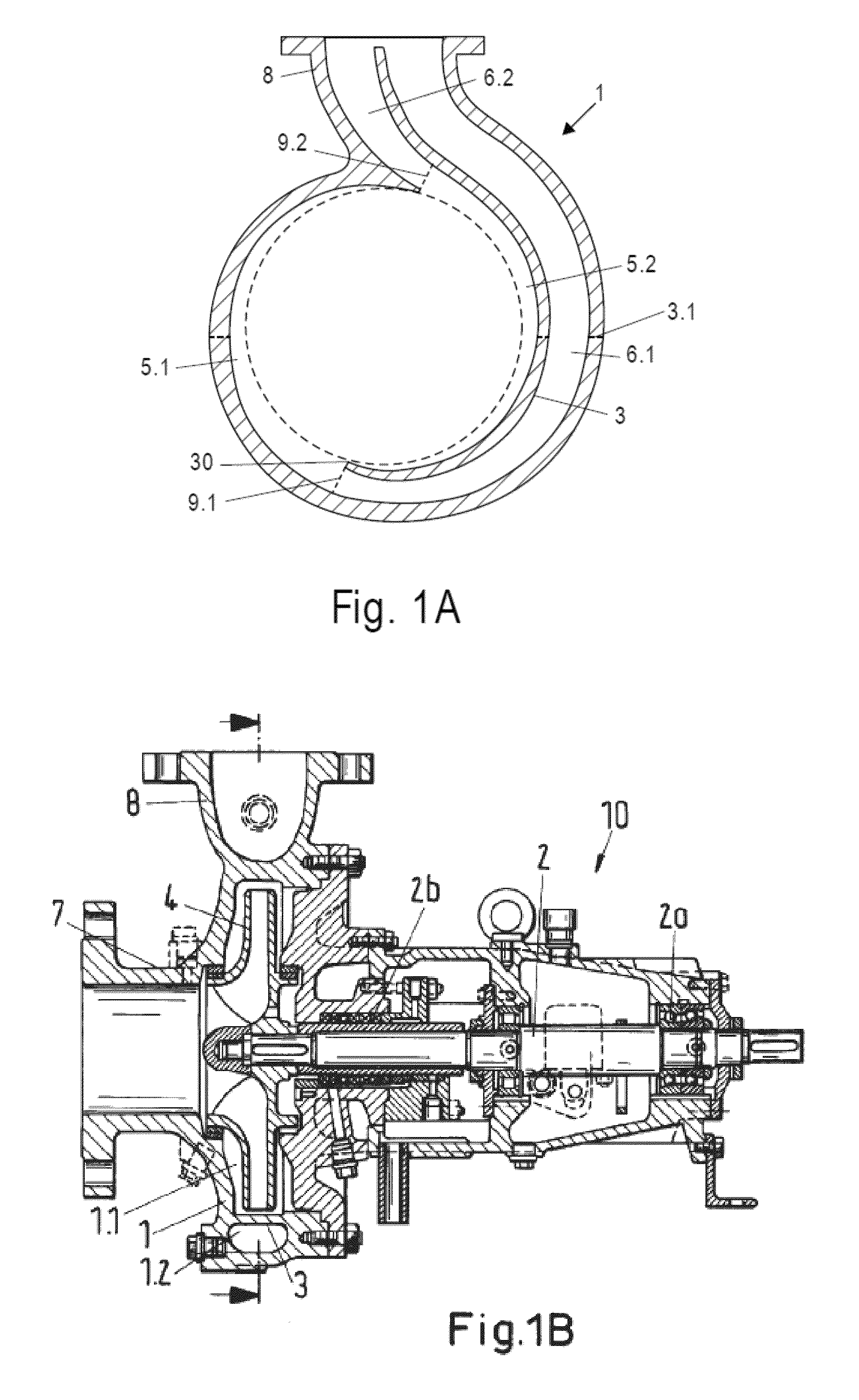 Volute shaped pump casing with splitter rib