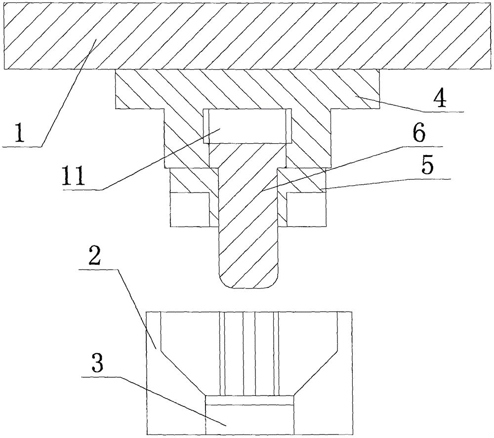 Integral type hinge beam closed-die forging and pressing forming die and hinge beam manufacturing method