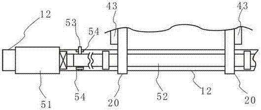 Movable cloth discharging mechanism with water returning function