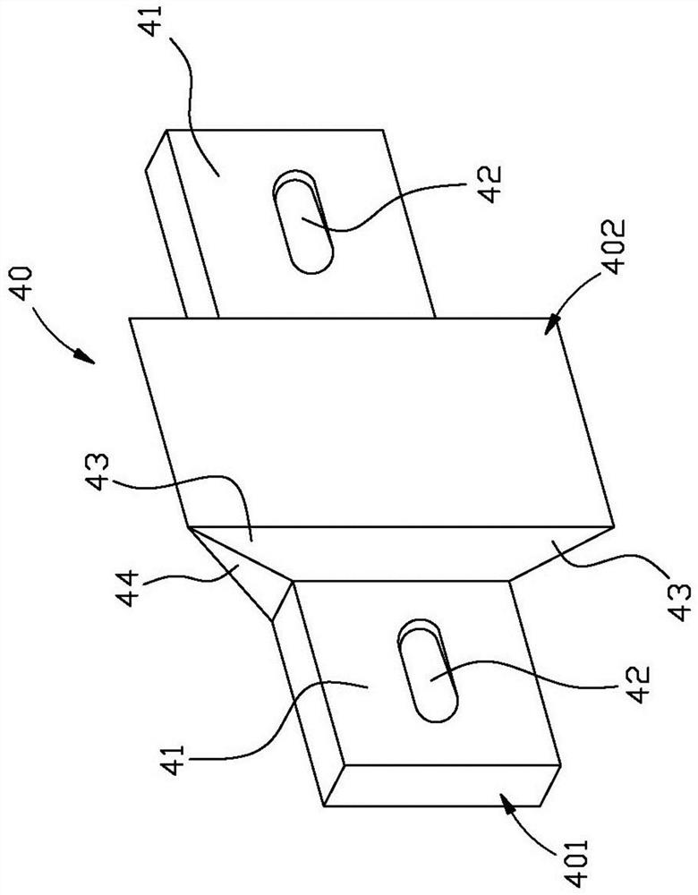 Split-removable climbing formwork wall-attaching device and its installation and correction construction method