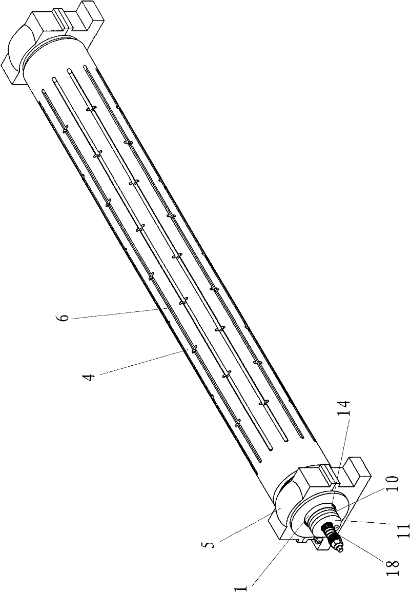 Vacuum pumping-type squeezing roller structure removing free water