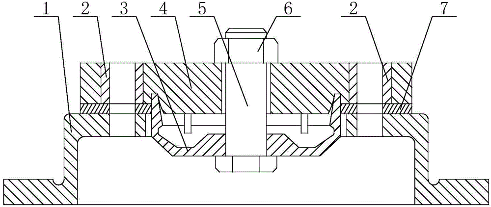 Self-alignment type clamping device for drilling