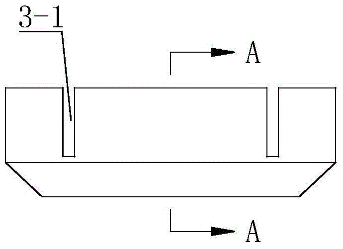 Self-alignment type clamping device for drilling