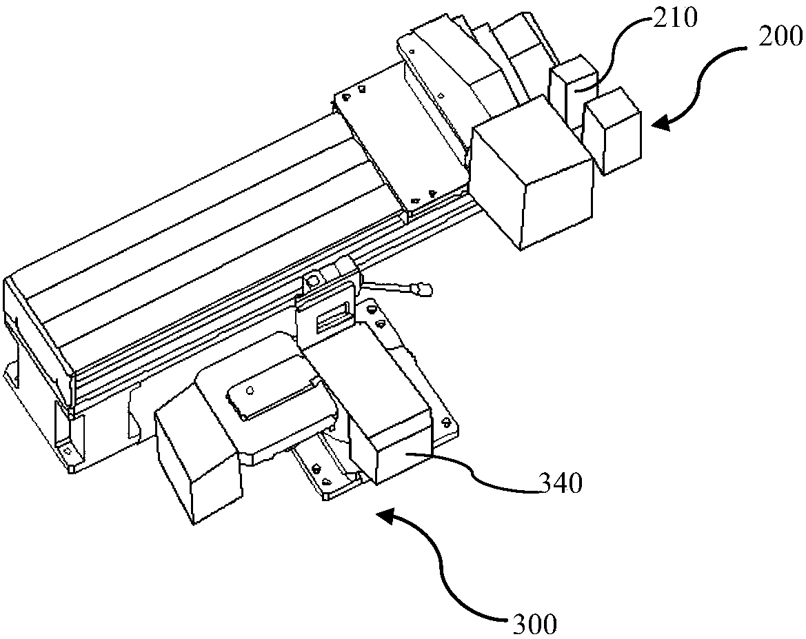 Assembling device and method for optical assembly