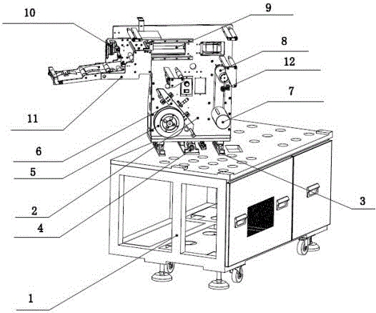 Efficient and automatic film-tearing material-rolling mechanical arm and film tearing method