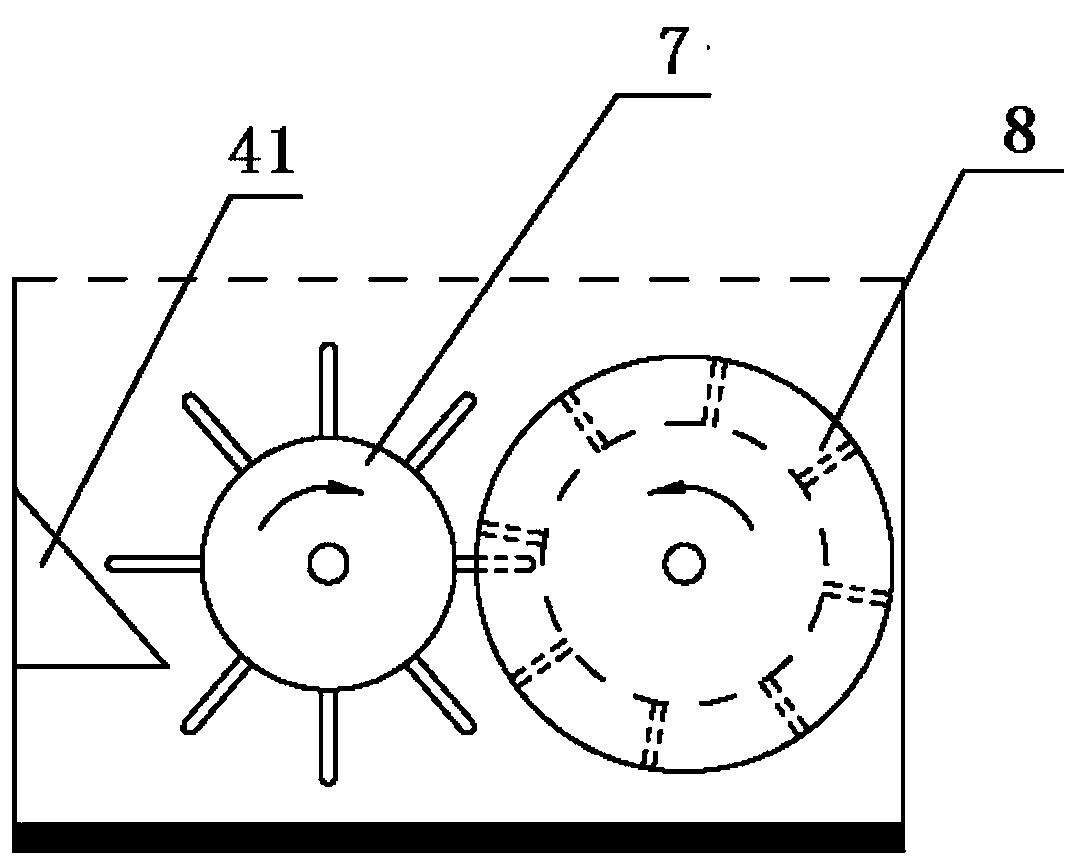 Crushing device for thrown cast sheets