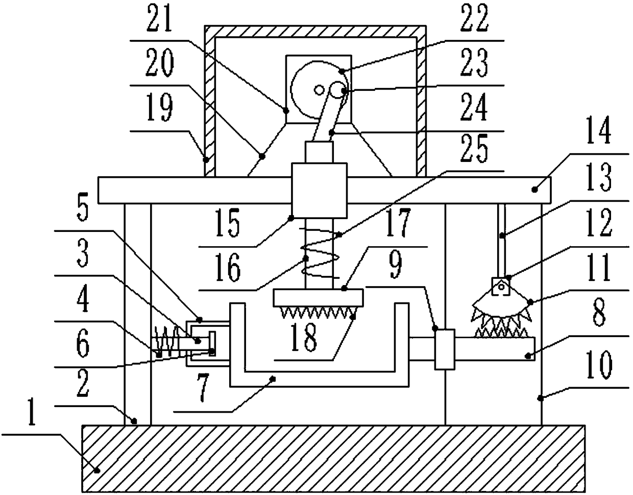 Sector gear-controlled crushing device for solid raw materials for food processing