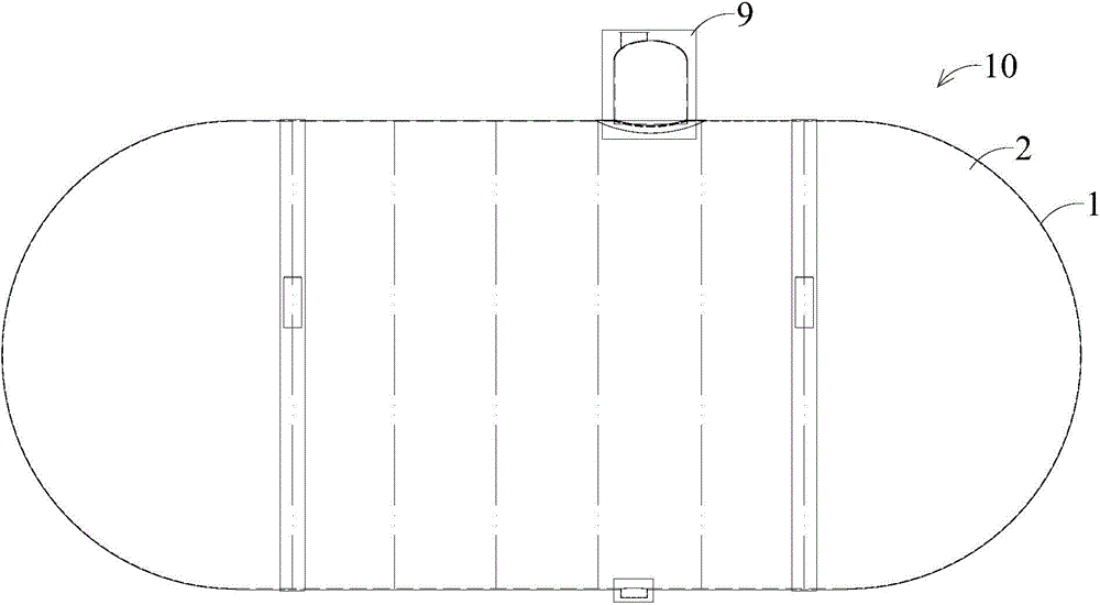 Two-body liquid cargo tank and liquid cargo ship