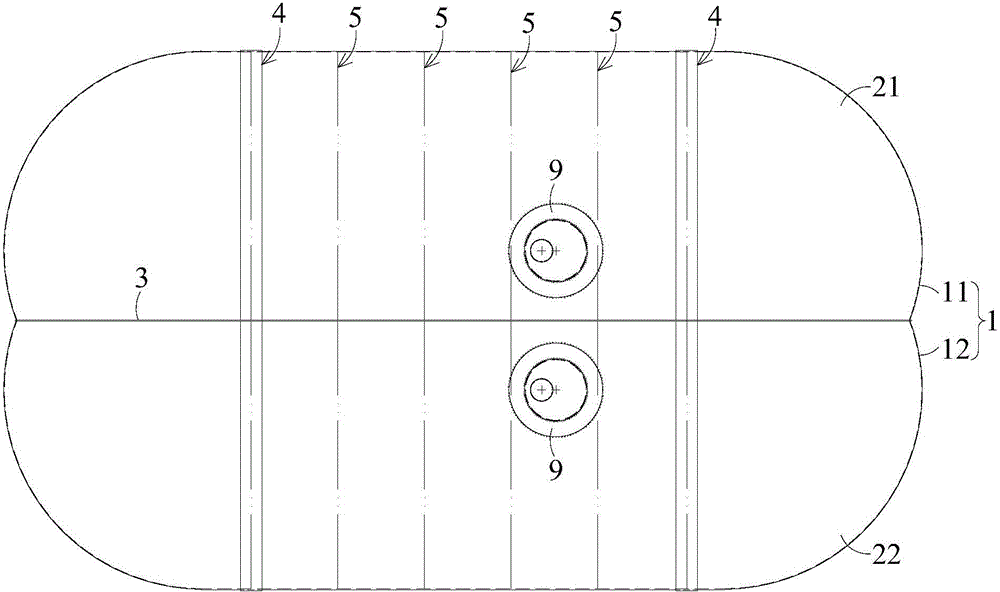 Two-body liquid cargo tank and liquid cargo ship