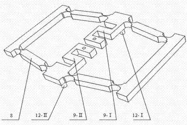 Alignment loading device used for stretching test of nanoscale, micron-size thin film materials