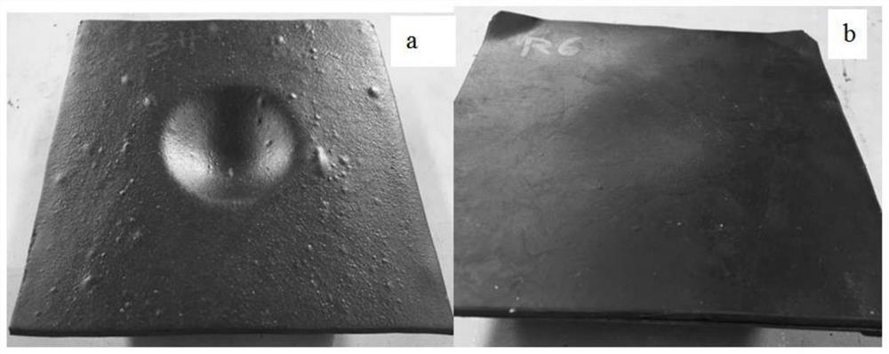 A kind of environment-friendly flame-retardant sound insulation material and its preparation method and application