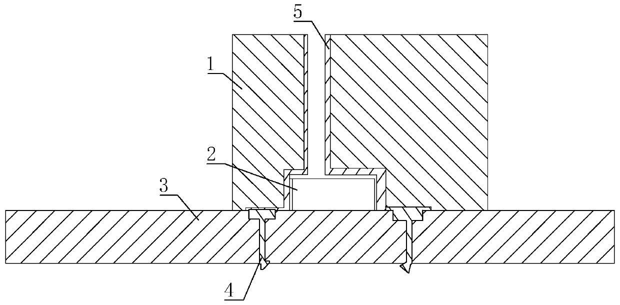 Microphone electrostatic protection structure and electronic equipment