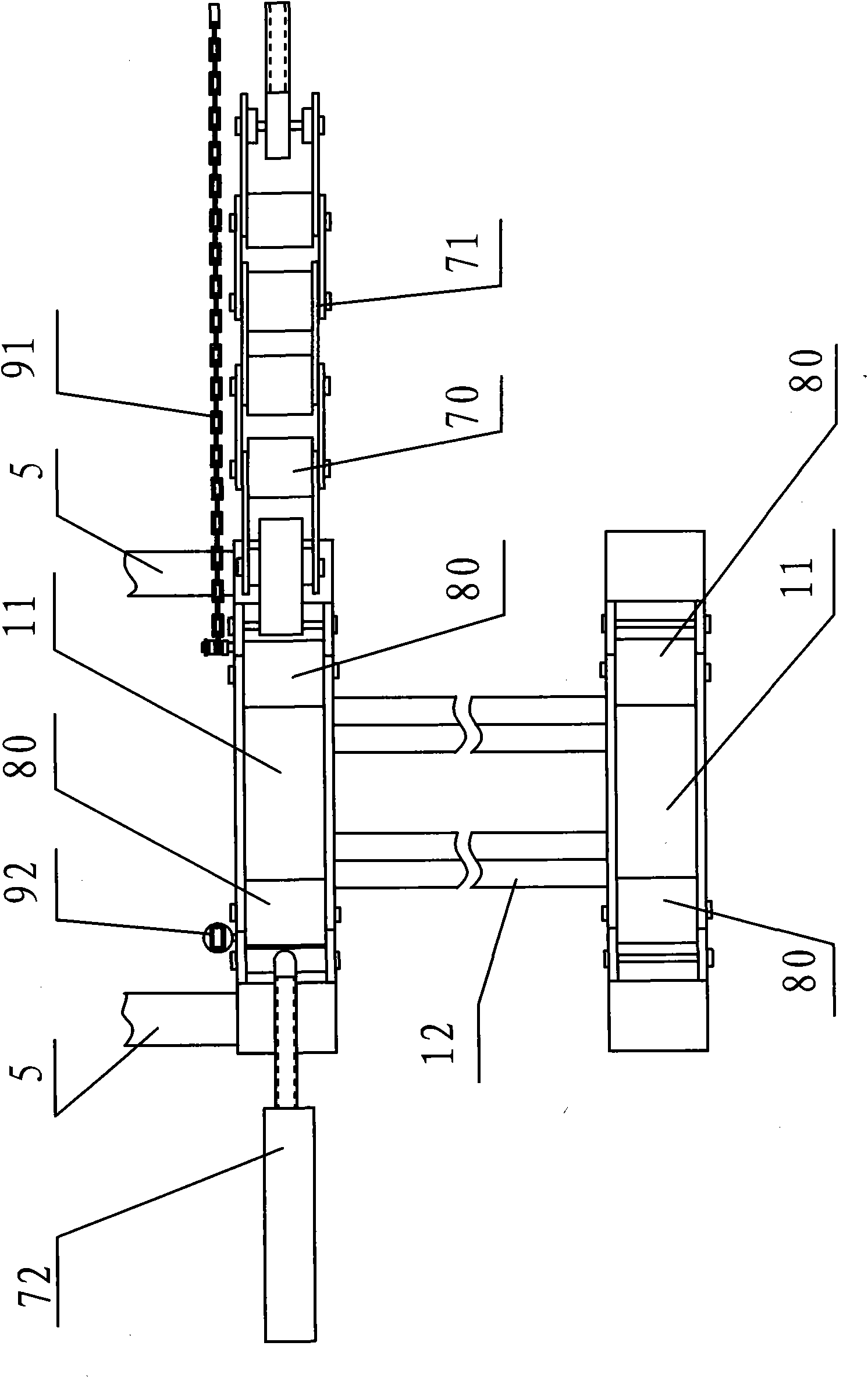 Rotary insulating ladder for distribution line live working