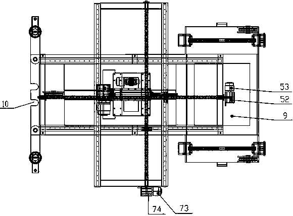 Movable ultra-large-diameter karat pipe wall punching device