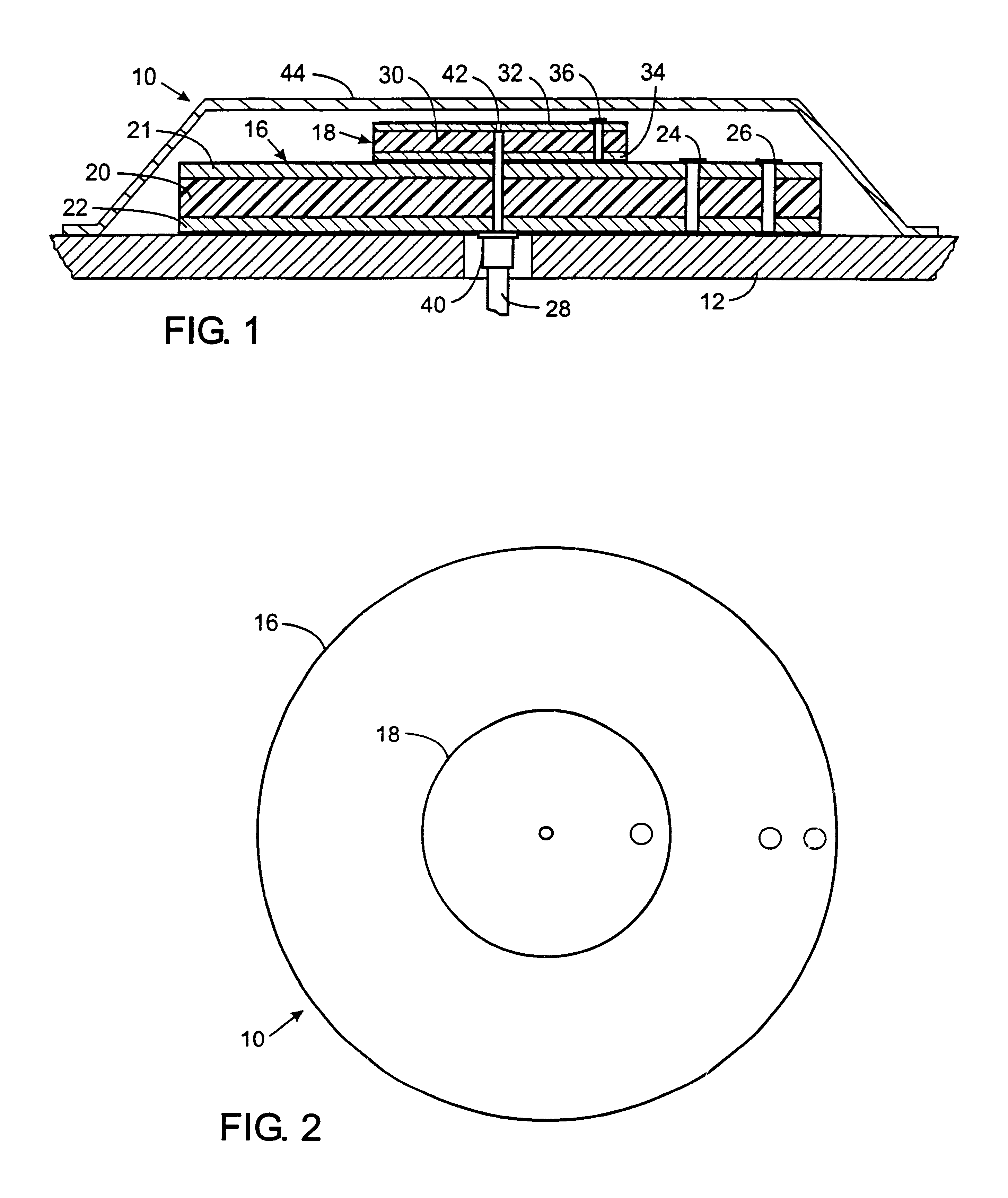 Dual frequency band communication antenna