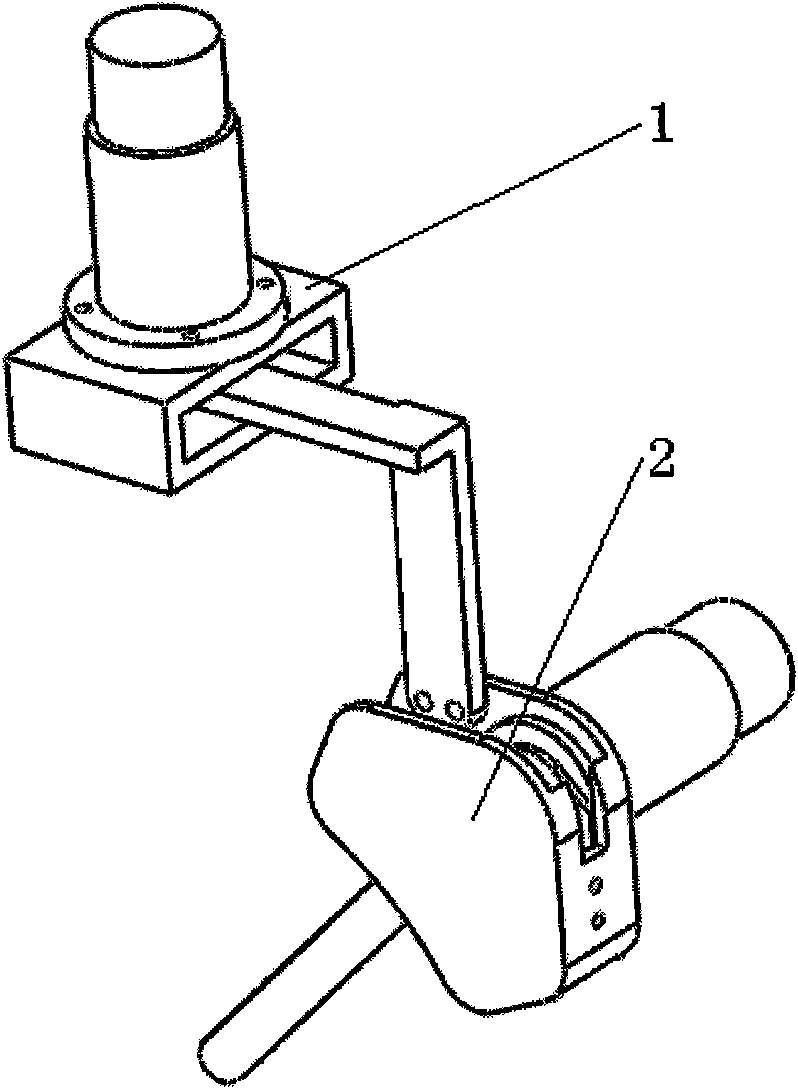 Centring gesture correcting member of full-position welding robot