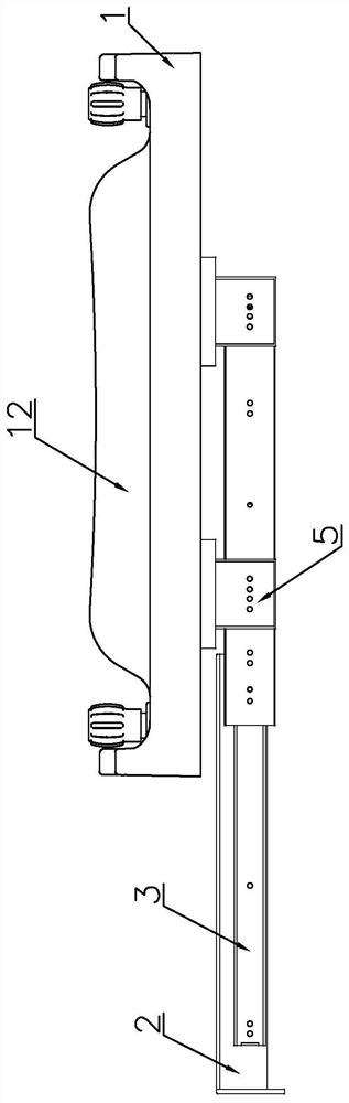 Segmented guardrail type working table provided with auxiliary working table