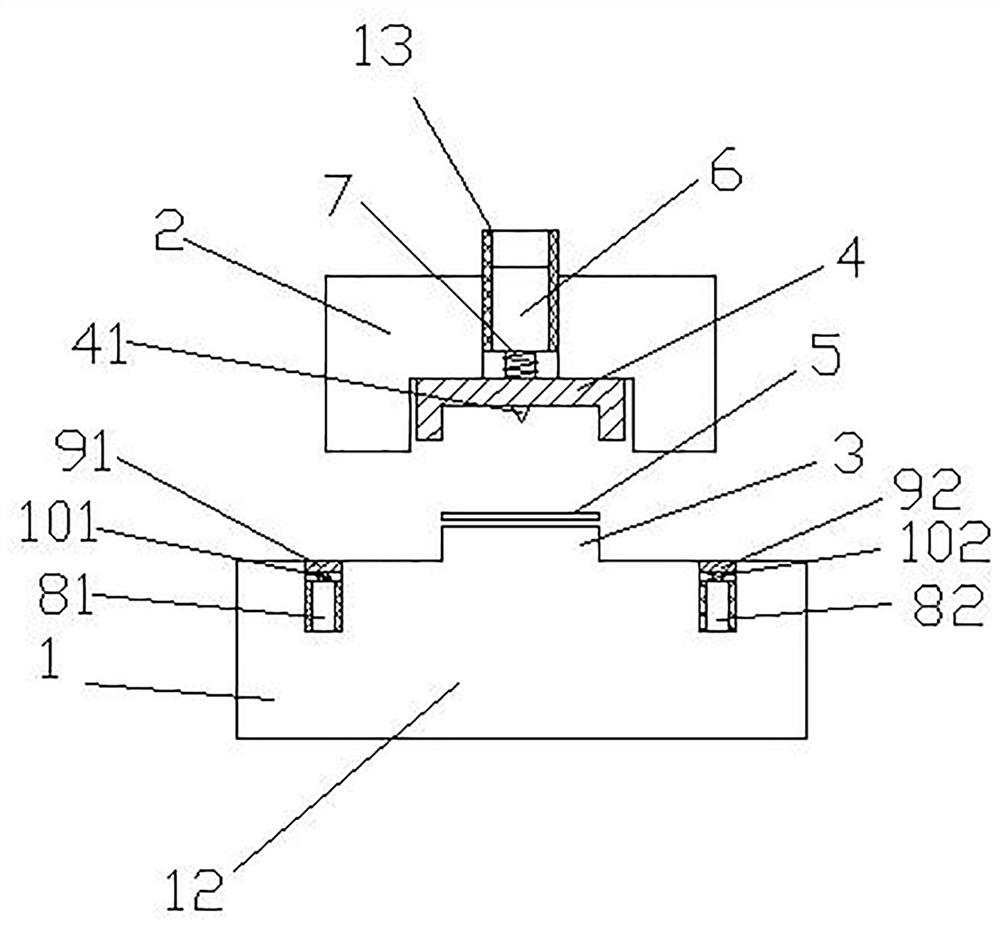 Automatic discharging automobile die