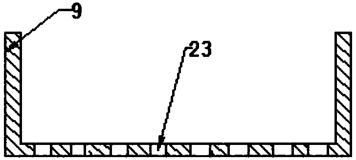 Livestock feed crushing device with iron removal function