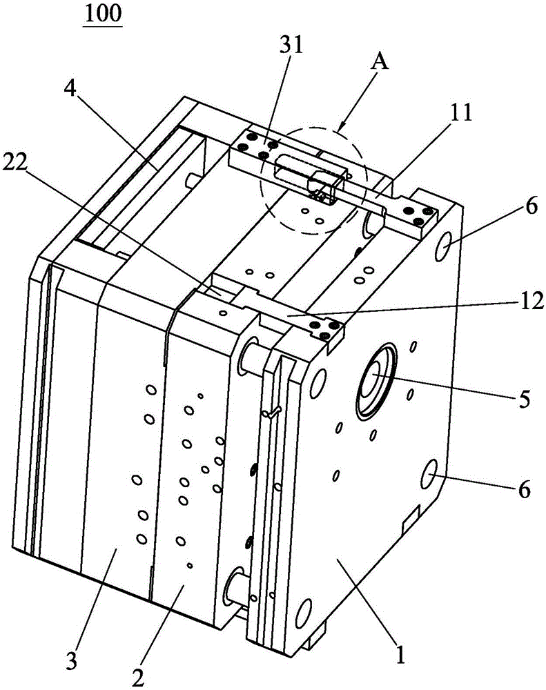 Pressure casting die capable of achieving secondary die opening